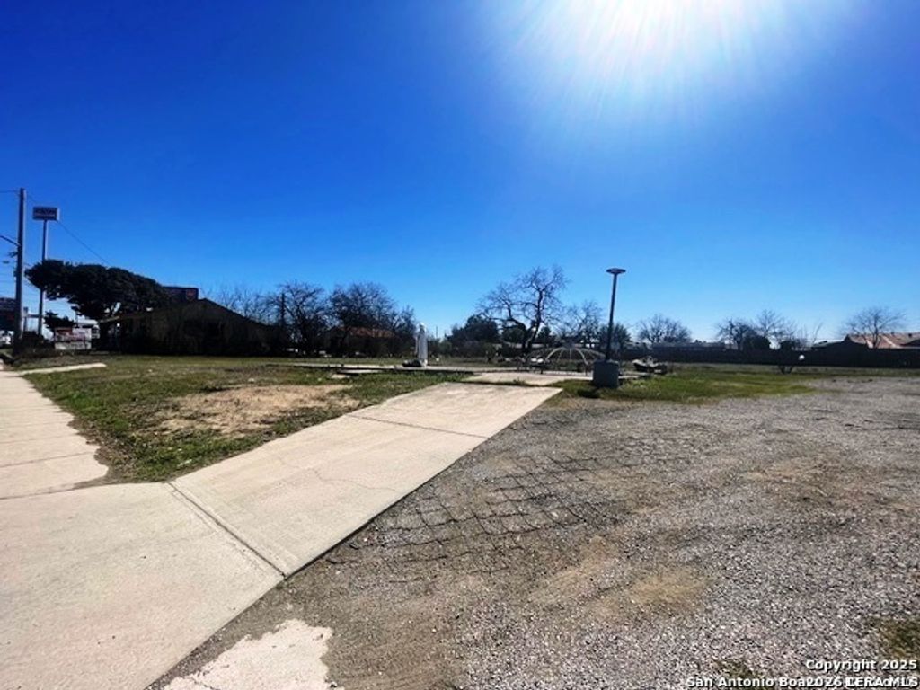 2122 E Southcross Blvd, San Antonio