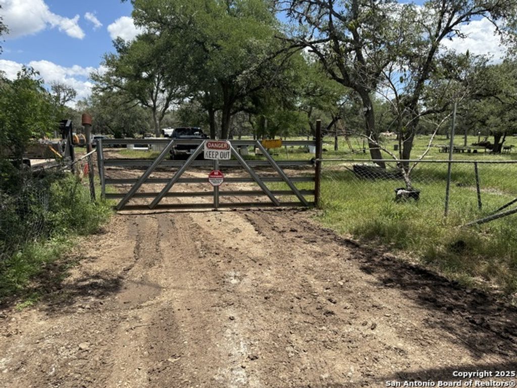 30602 Krueger Rd, Bulverde