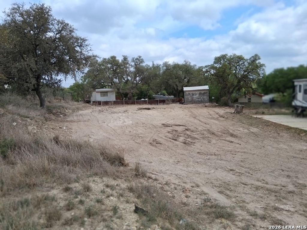 691 Flintstone Dr, Canyon Lake