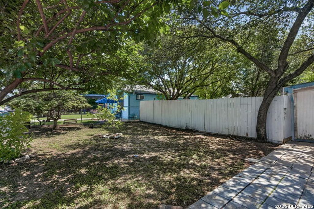 732 S San Eduardo Ave, San Antonio