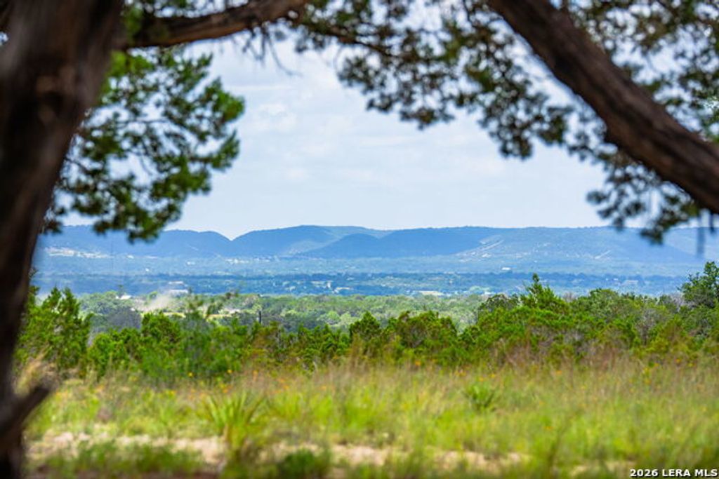 4568 Fm 2828, Bandera