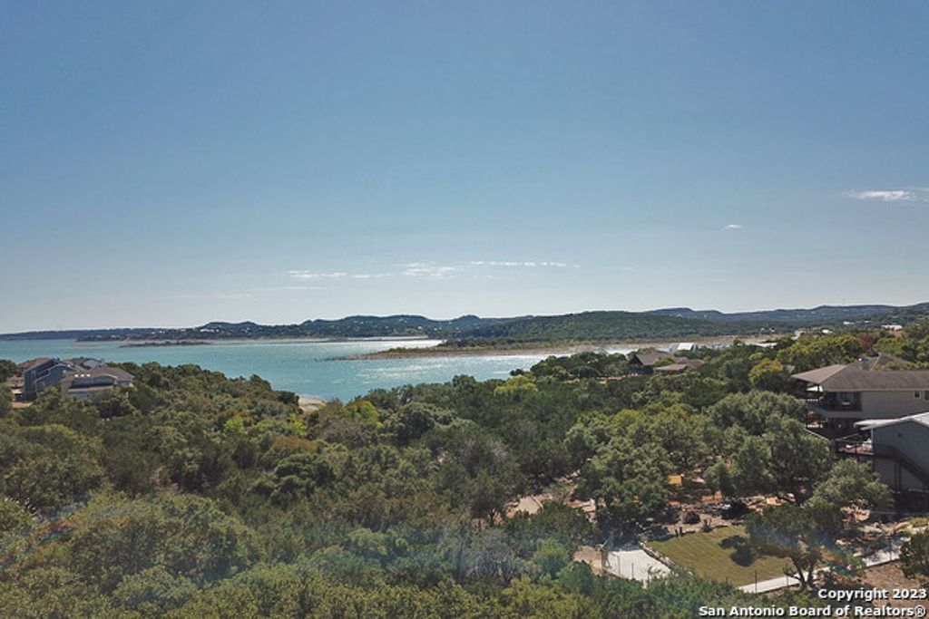 1118 Stagecoach Dr, Canyon Lake
