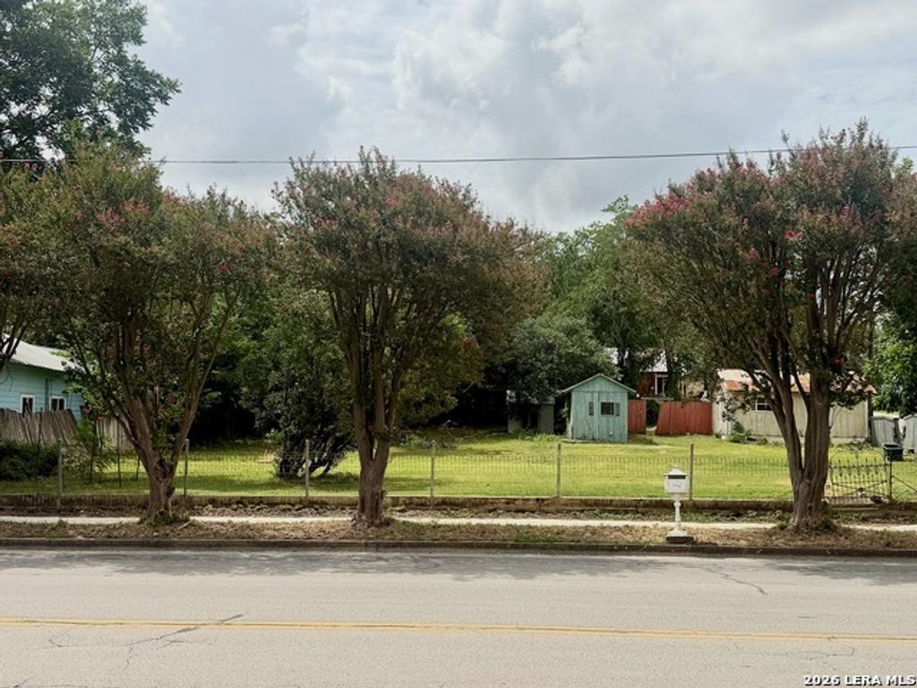 612 E Common Street, New Braunfels