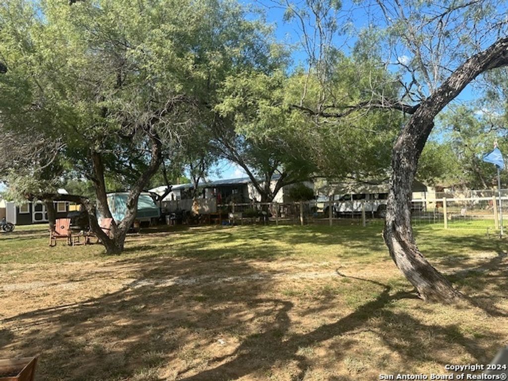 507 Mulberry St, Jourdanton