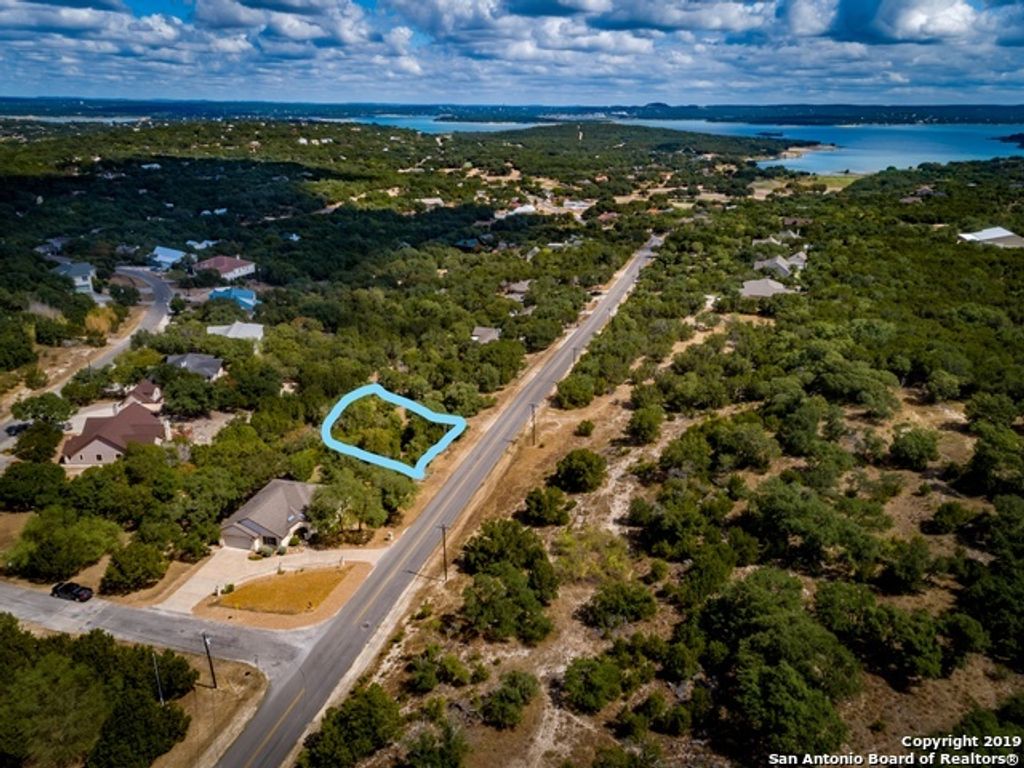 318 Gallagher Dr, Canyon Lake