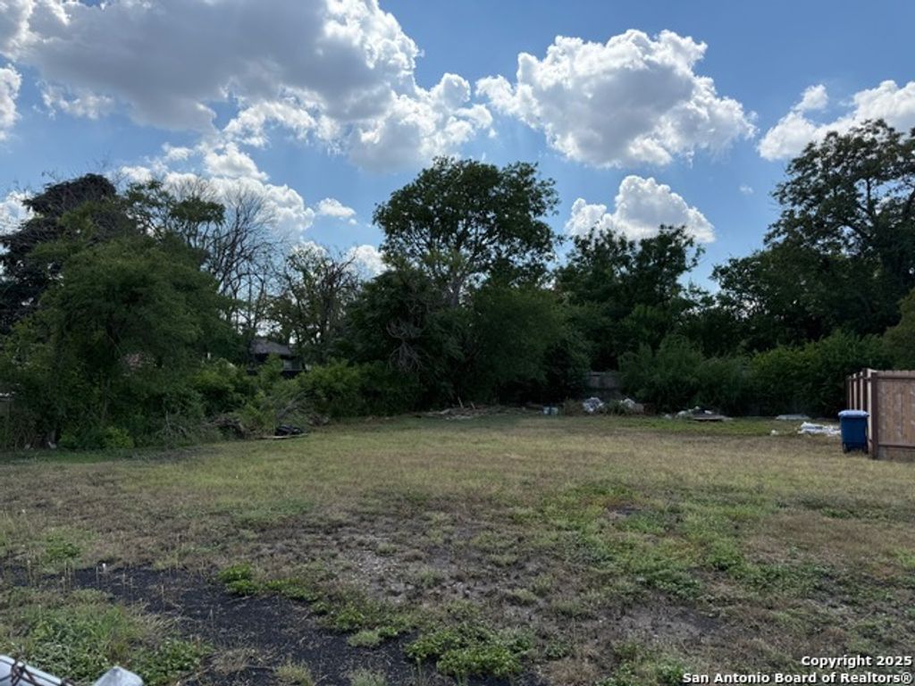 1215 N Mel Waiters Way, San Antonio