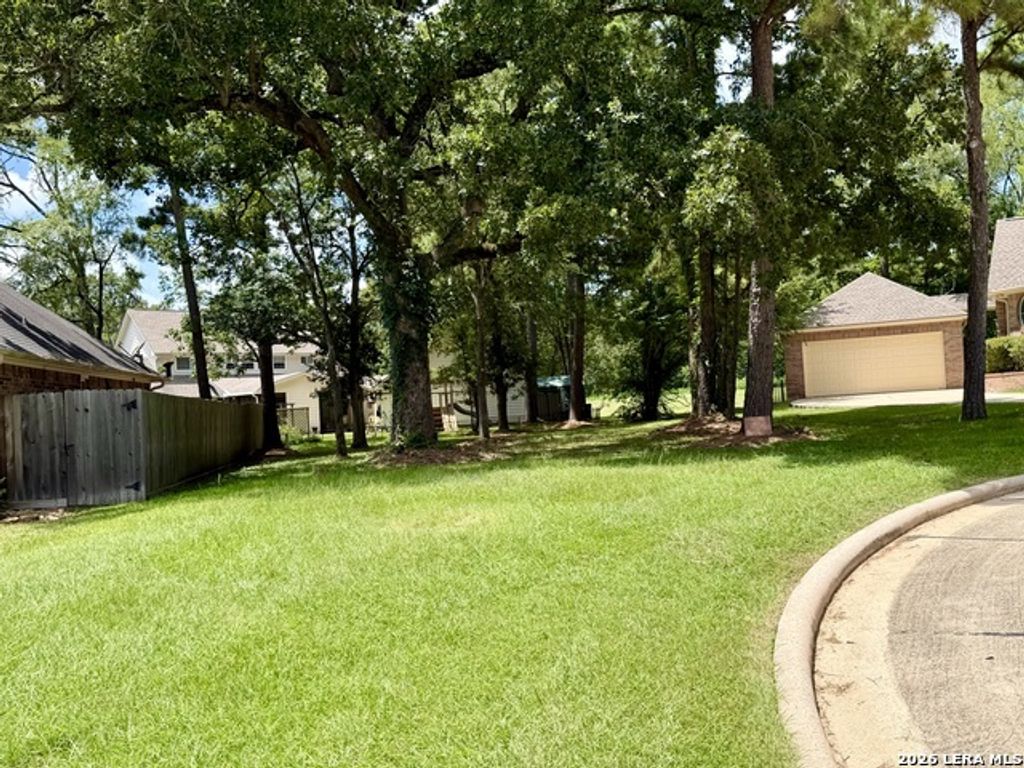 17 Melbourne Ct, Montgomery