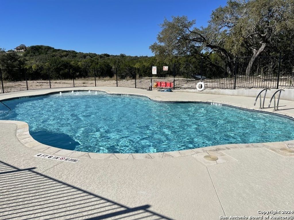 194 Private Road 1714, Mico