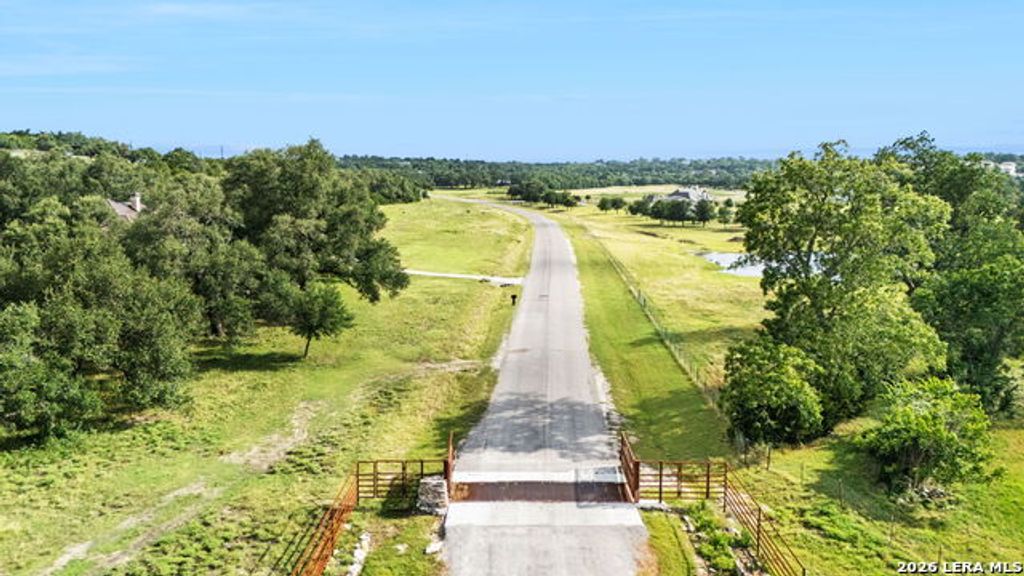 225 Doehne Oaks, New Braunfels