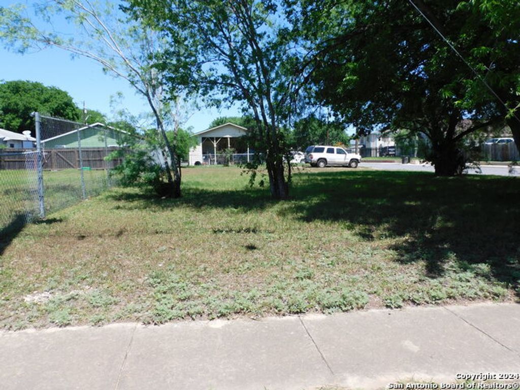 3827 Bay St, San Antonio