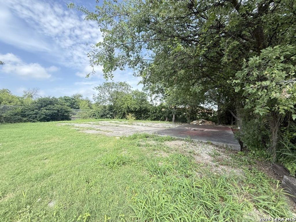 246 W Lachapelle, San Antonio