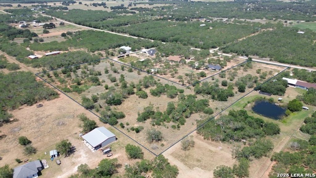 705 Rawhide Rd, Seguin