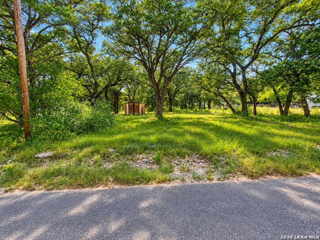 231 Florida Ave, Lakehills