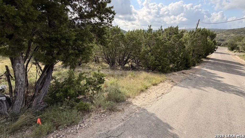 1076 Trail Pass, Canyon Lake