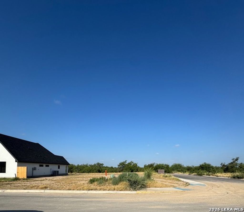 702 Encinal, Eagle Pass