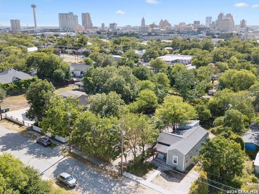 1121 N Olive Street, San Antonio