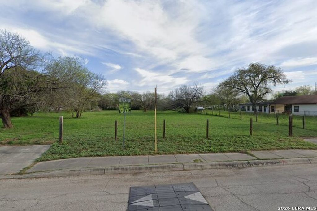 343 Menefee Blvd, San Antonio