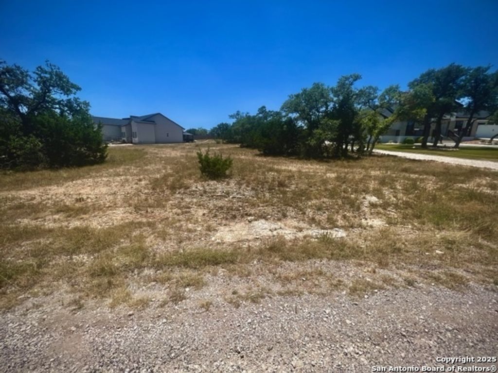 118 S Calvin Barrett, Blanco