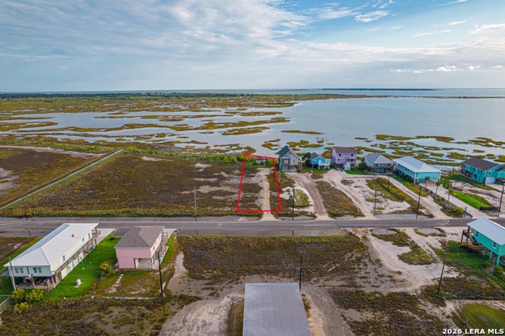 82 Newcomb Bend Loop, Rockport