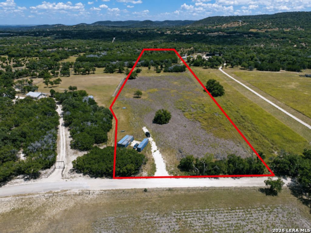 1205 Elm Creek Rd, Medina