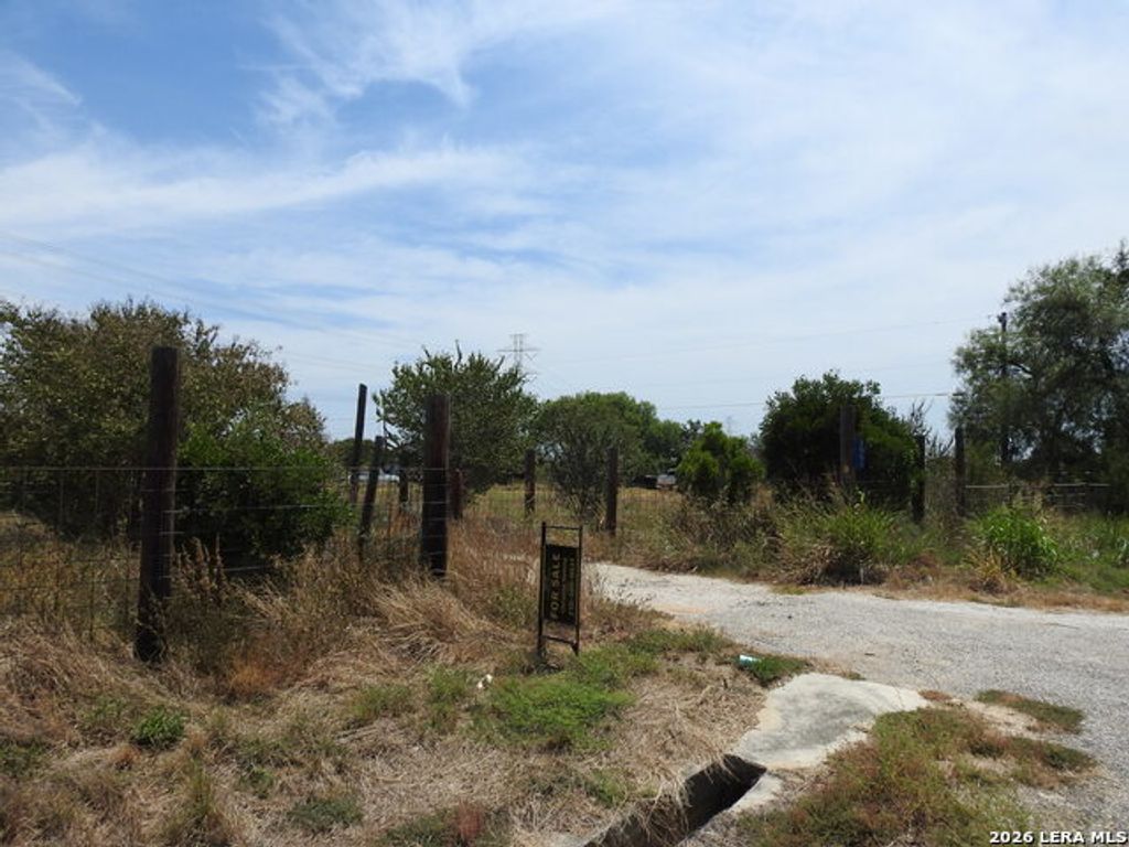 3551 Fm 775, Seguin