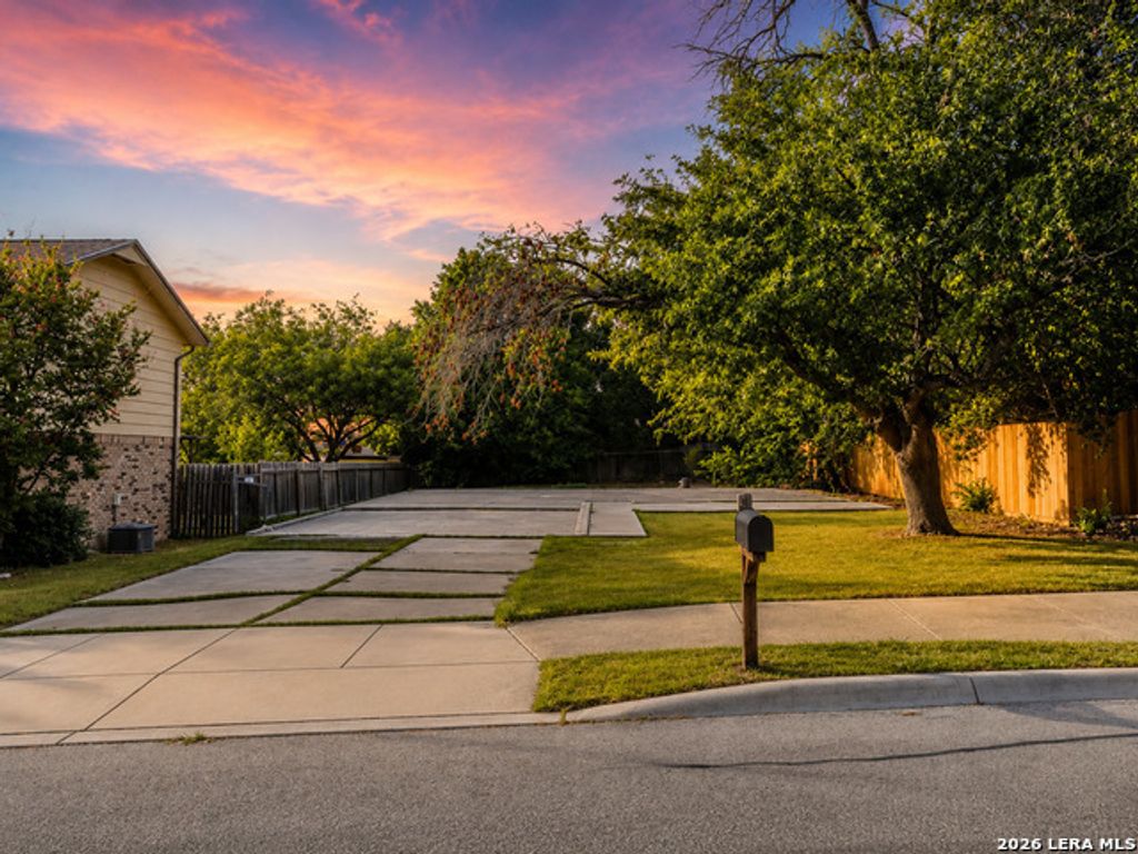 3317 Turnabout, Schertz