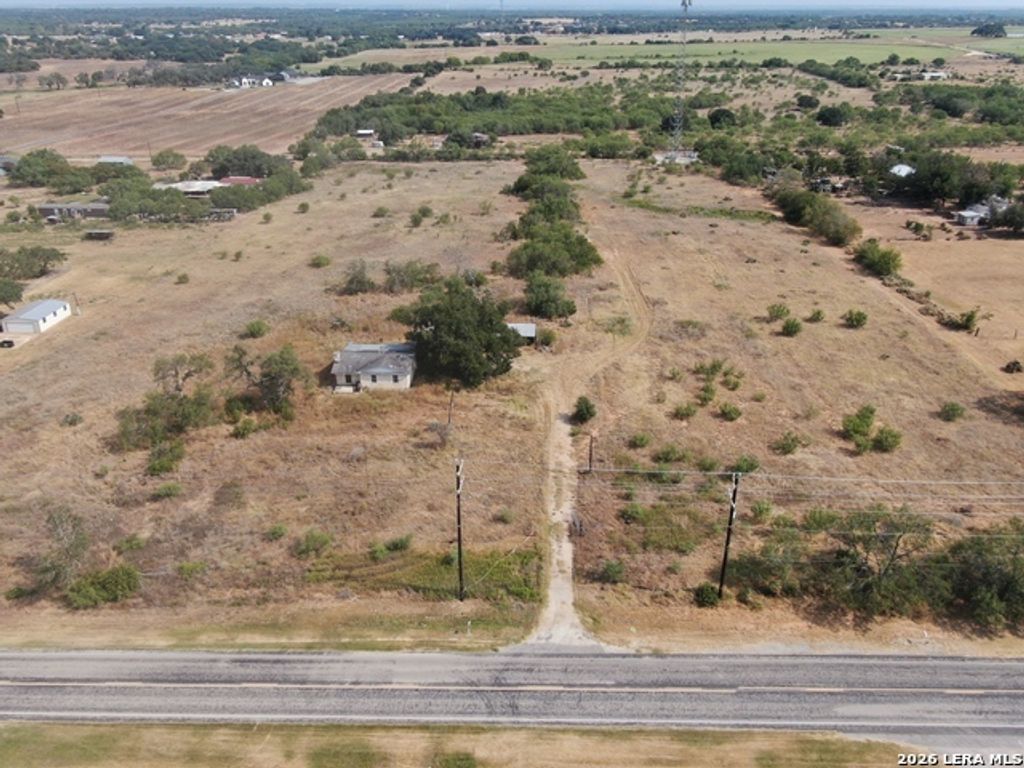 1309 Fm 2790, Lytle