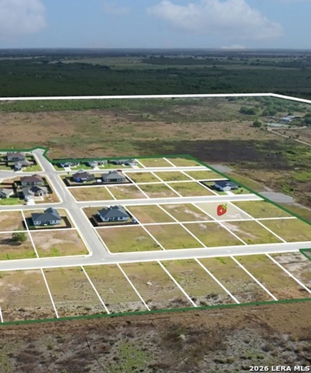128 Troubadour Ln, Poteet