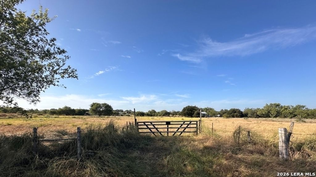 13326 Pearsall Rd, Atascosa