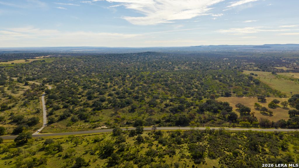000 Highway 16, Llano