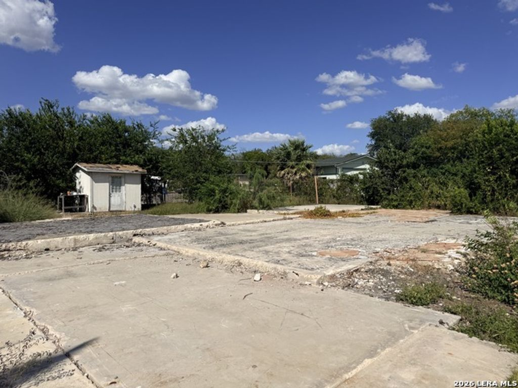 155 Ashland Dr, San Antonio