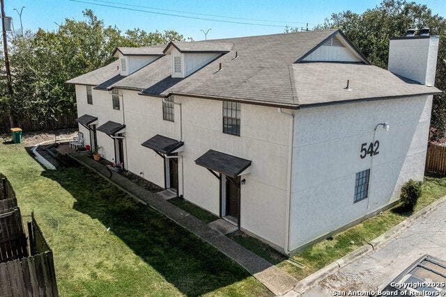 542 Dukeway, Universal City