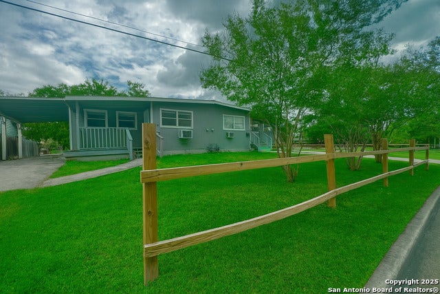 100 Mace, San Antonio