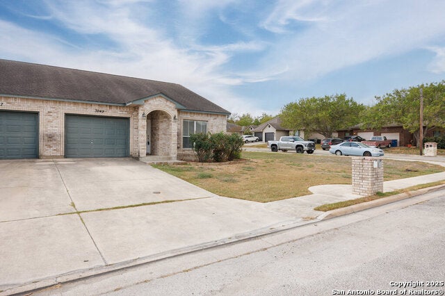 3049 Pine Valley, New Braunfels