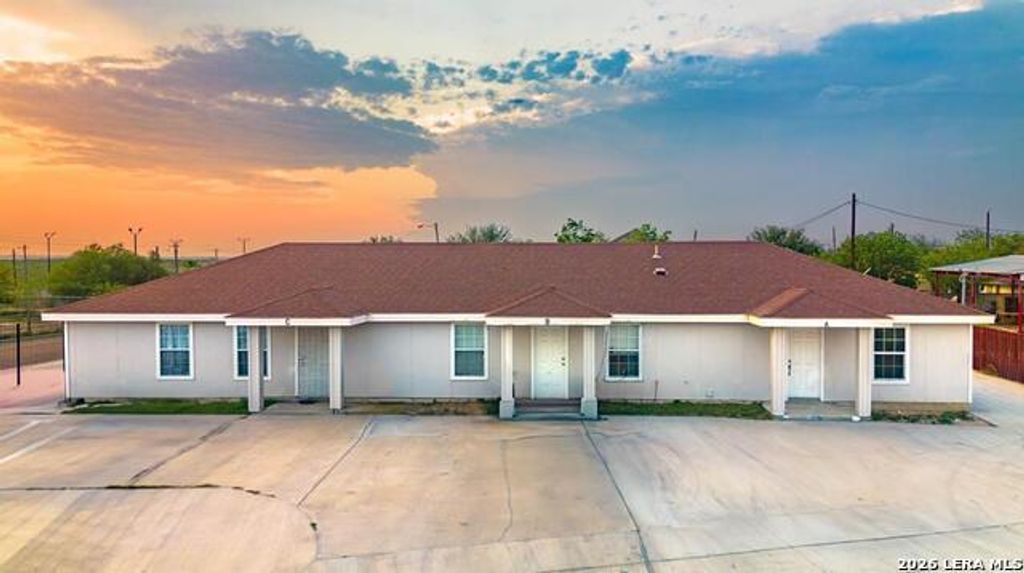 423 Fresno Street, Eagle Pass