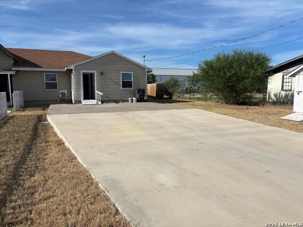 1336 Las Quintas Blvd, Eagle Pass
