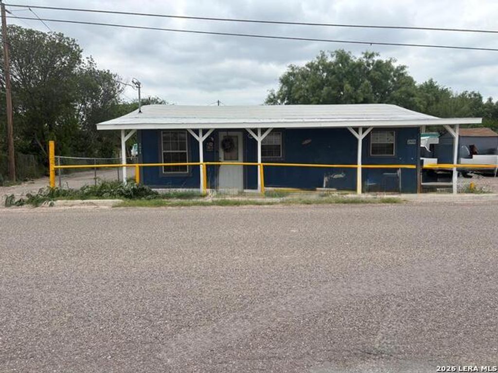 2978 & 2980 Buena Vista Dr., Eagle Pass