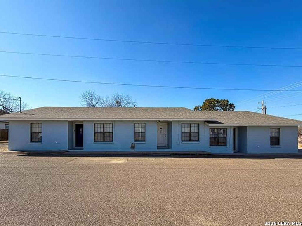 1496 Ferry Street, Eagle Pass
