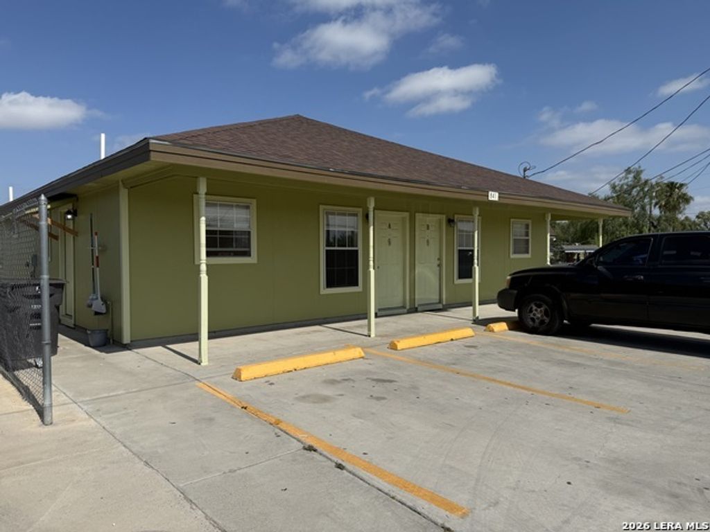 841 Christian, Eagle Pass