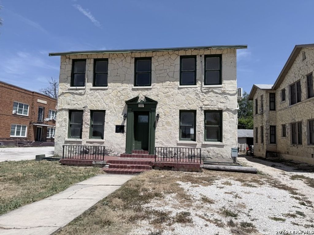 1407 W Woodlawn Ave, San Antonio