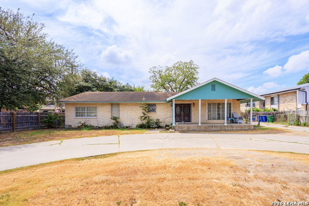 122 W Formosa, San Antonio
