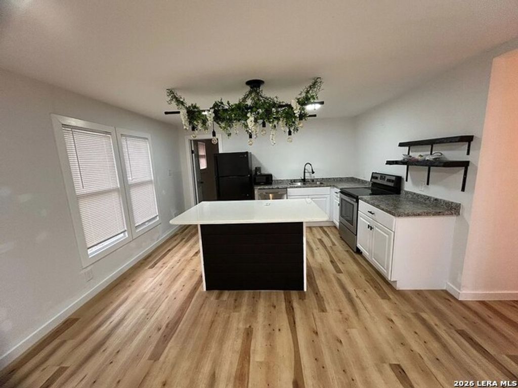 231 Gabriel, San Antonio