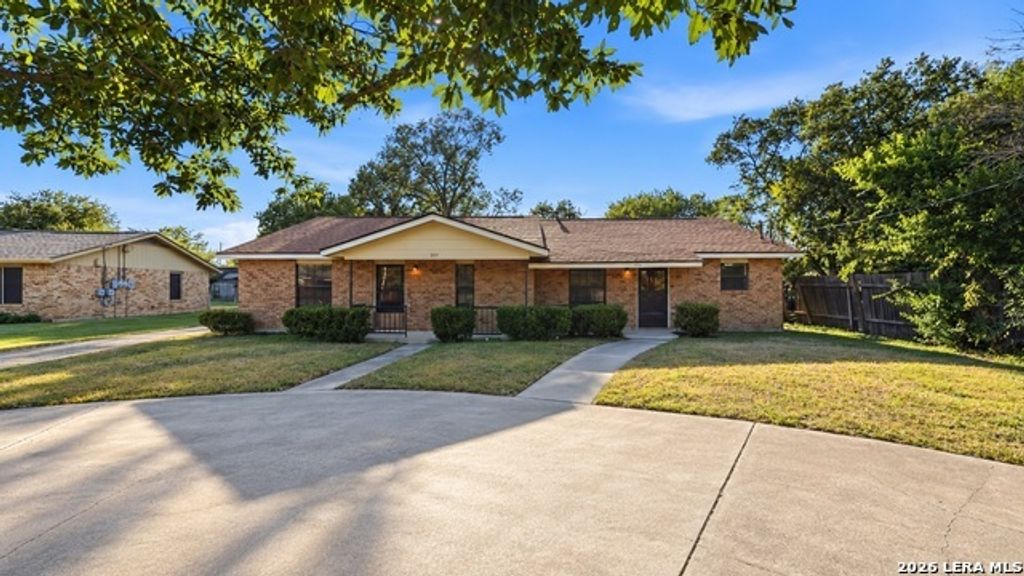 1314 S Mesquite Ave, New Braunfels Property Listing: MLS® #2025178S