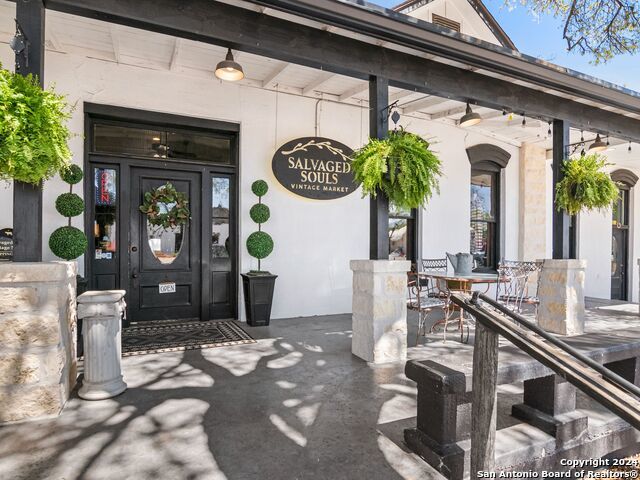 702 Front Street, Comfort