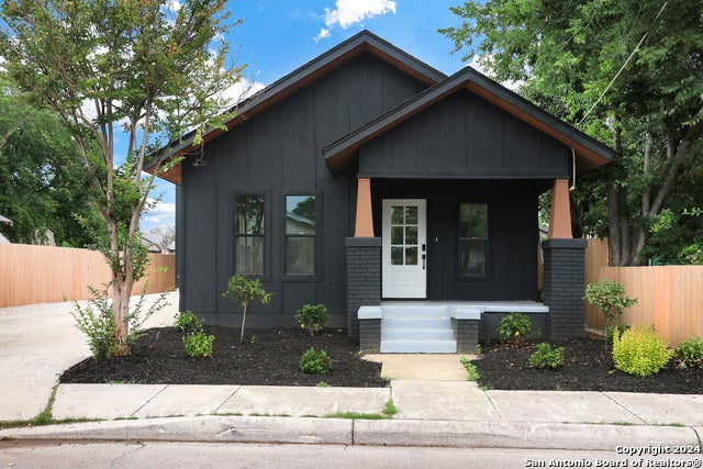 323 E Lambert St, San Antonio