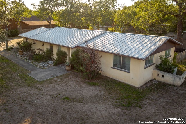 1112 Garner Field Rd, Uvalde