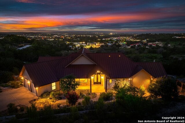 400 Peggy St, Kerrville