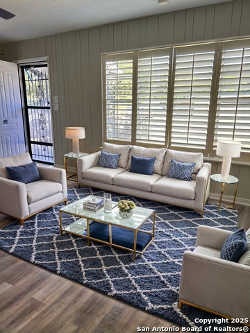 215 Midland Dr, San Antonio
