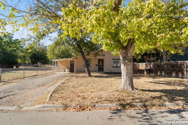 916 Ford St, Kerrville