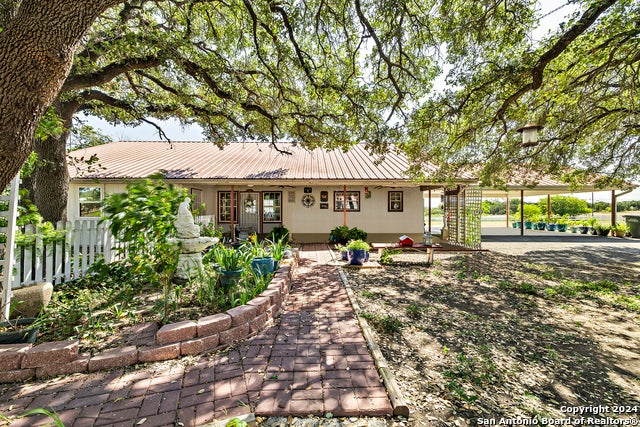 3656 Fm 2657, Kempner